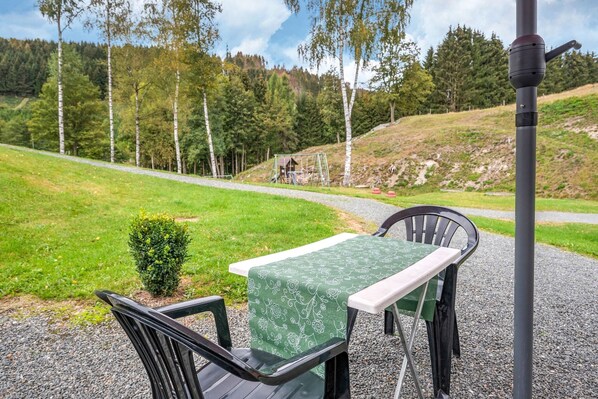 Outdoor dining - Ferienhaus mit herrlicher Aussicht (Bestwig-Untervalme)