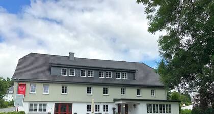 Winterberg Gruppenhaus mit Sauna – ideal für Familien & Freunde