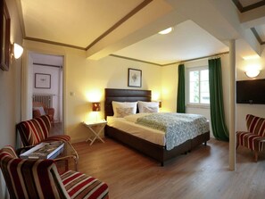 13 bedrooms, WiFi - Winterberg Gruppenhaus mit Sauna – ideal für Familien & Freunde (Winterberg)