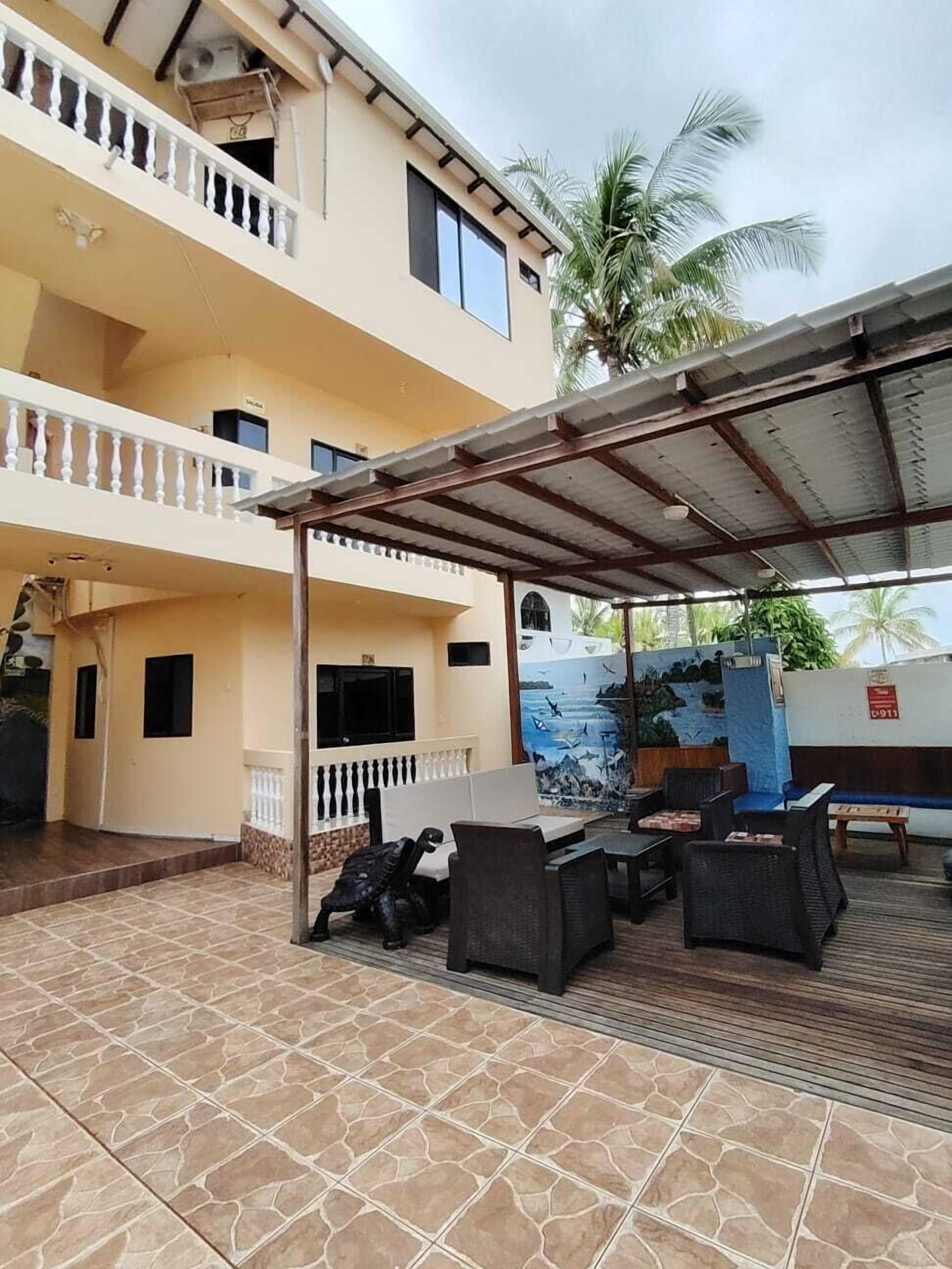 Standard Double or Twin Room, Balcony, Lagoon View | Living area