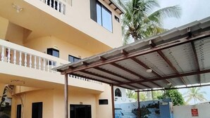 Standard Double or Twin Room, Balcony, Lagoon View | Living area - HOSTAL LOS CACTUS  (Puerto Villamil)