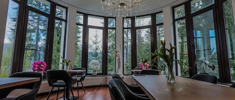Sala de estar en el lobby