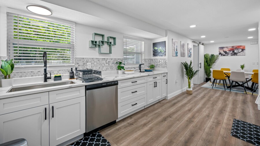 Paradise Haven- Amazing 4BR Oasis With Pool