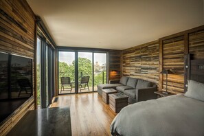 Double or Twin Room, 1 King Bed, City View | Hypo-allergenic bedding, pillow-top beds, individually decorated - El Moore Lodge (Detroit)