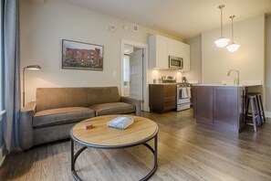 Suite, 1 llit doble | Roba de llit hipoal·lergògena i matalassos amb encoixinament addicional 