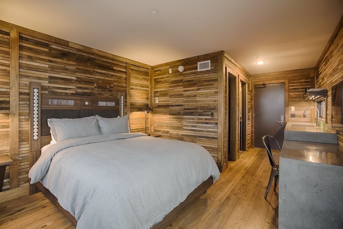 Kamer, 1 twee- of 2 eenpersoonsbedden, uitzicht op stad | 1 slaapkamer, hypoallergeen beddengoed, pillowtop-bedden