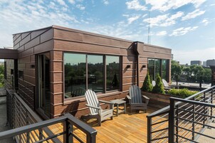 Double or Twin Room, City View | Hypo-allergenic bedding, pillowtop beds, individually decorated