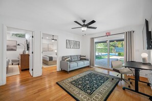 Interior - Court Haven Paradise: Your All-in-one Getaway (Seminole)