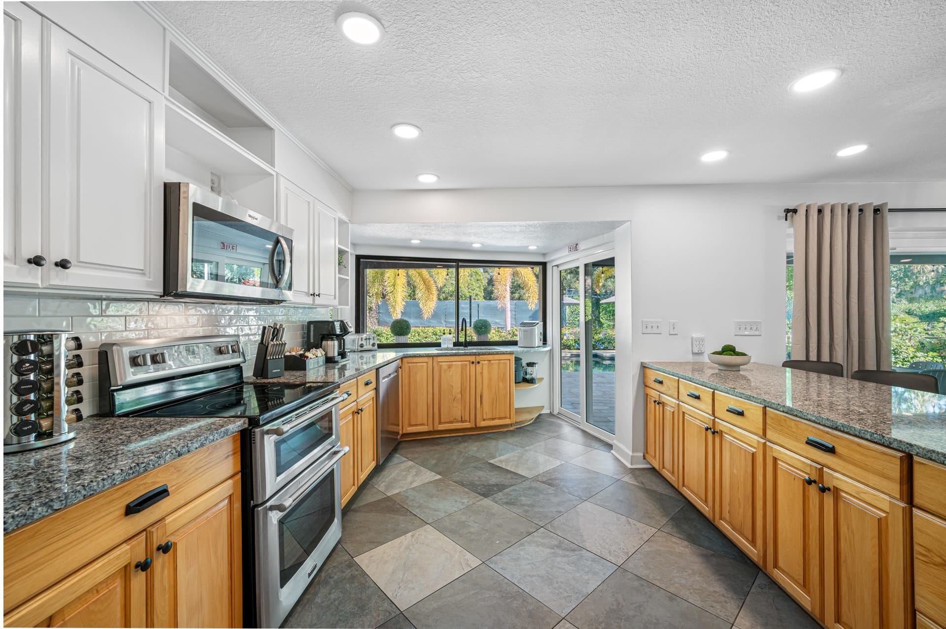 Rumah (Multiple Bedrooms) | Interior