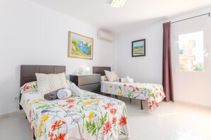 3 bedrooms, Internet, bed sheets - Casa El Cipres - Three Bedroom Villa, Sleeps 6 (Sa Ràpita)