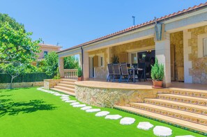 Outdoor dining - Casa El Cipres - Three Bedroom Villa, Sleeps 6 (Sa Ràpita)