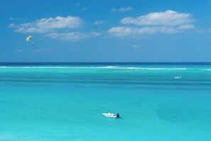 Beach - The Regent Grand 3BR Rental (Grace Bay)