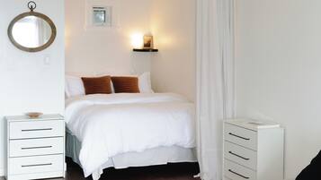 1 bedroom, iron/ironing board, travel cot, WiFi