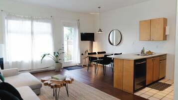 智能电视、壁炉