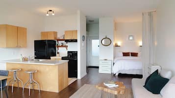 1 bedroom, iron/ironing board, travel cot, WiFi