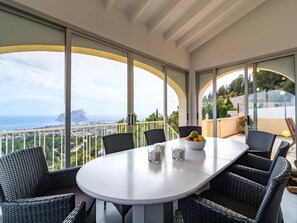 Outdoor dining - Spacious Family Villa, Benissa (Benissa)