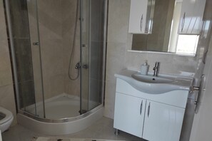Shower, hair dryer, towels - Otuz5 Otel (Cesme)