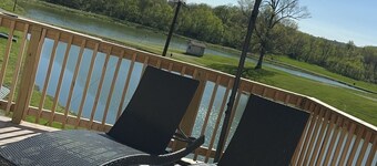 Georgeous Lake House Retreat w/ Pool 