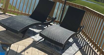 Georgeous Lake House Retreat w/ Pool