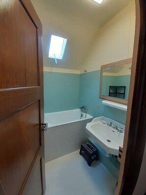 Shower, hair dryer, towels - Seaside house 6 pers. Trébeurden pink granite coast Brittany (Trébeurden)