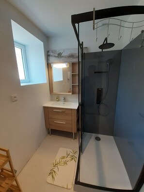 Shower, hair dryer, towels - Seaside house 6 pers. Trébeurden pink granite coast Brittany (Trébeurden)
