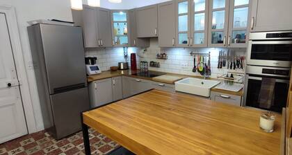 Maison de charme centre-ville ARCEAUX 140M2. 4 chambres. Prkg  possible