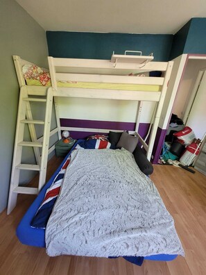 2 bedrooms, free WiFi, bed sheets