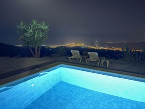 حمام سباحة