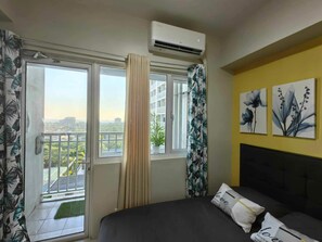 1 bedroom, WiFi, bed sheets - Condo unit near NAIA Airport, Mall of Asia, CCP, PICC & more attractions nearby (Pasay City)