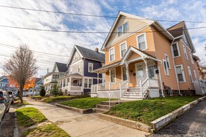 Exterior - Linwood Whole House (Bridgeport)