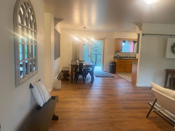 Interior - Large 1 level House in the Pines, 4 car garage, short walk to CBC (Woodland Park)