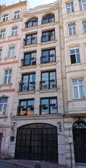 Front of property - Urban Quarters - Tepebaşi (Istanbul)