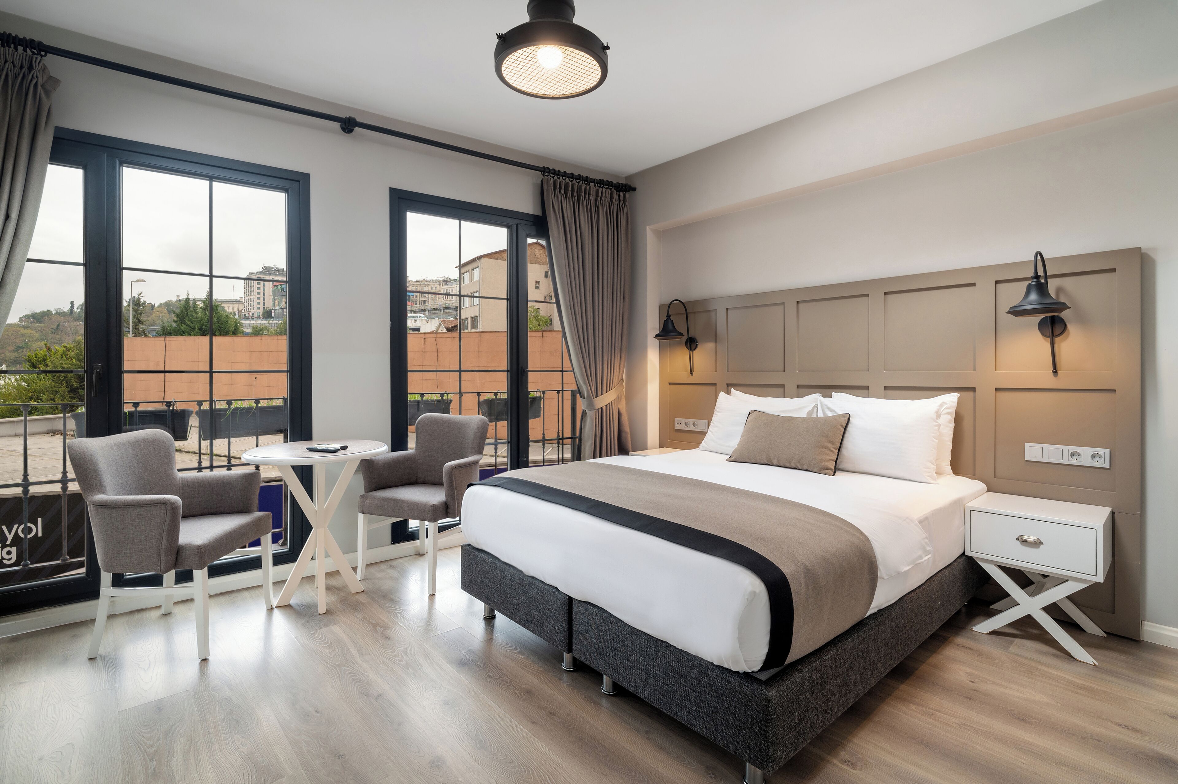 埃及棉床单、高档床上用品、泰普尔床垫、客房内保险箱