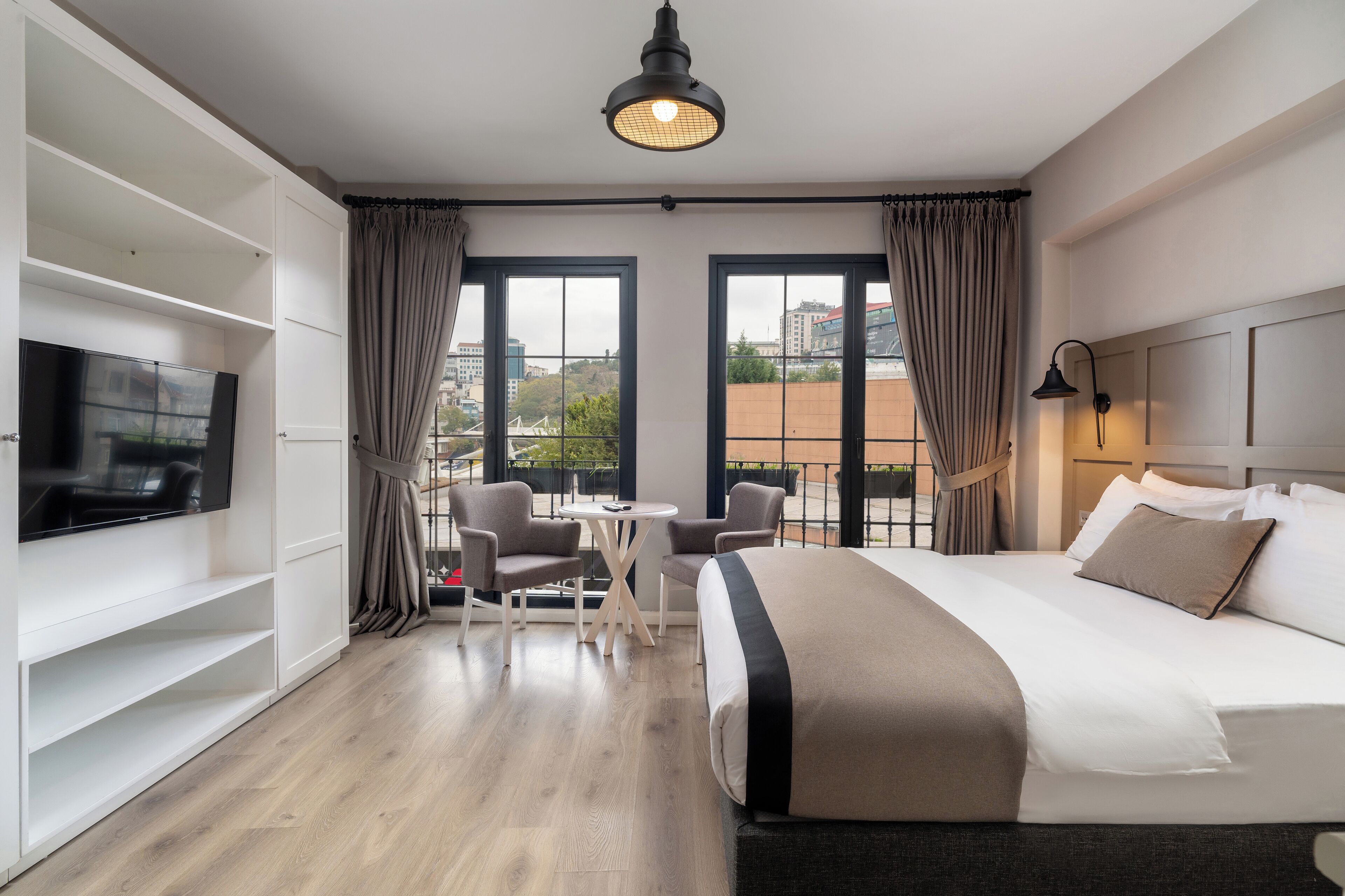 Egyptian cotton sheets, premium bedding, Tempur-Pedic beds, in-room safe