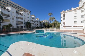 Pool - Benalmar Playa - Two Bedroom Apartment, Sleeps 5 (Benalmadena)