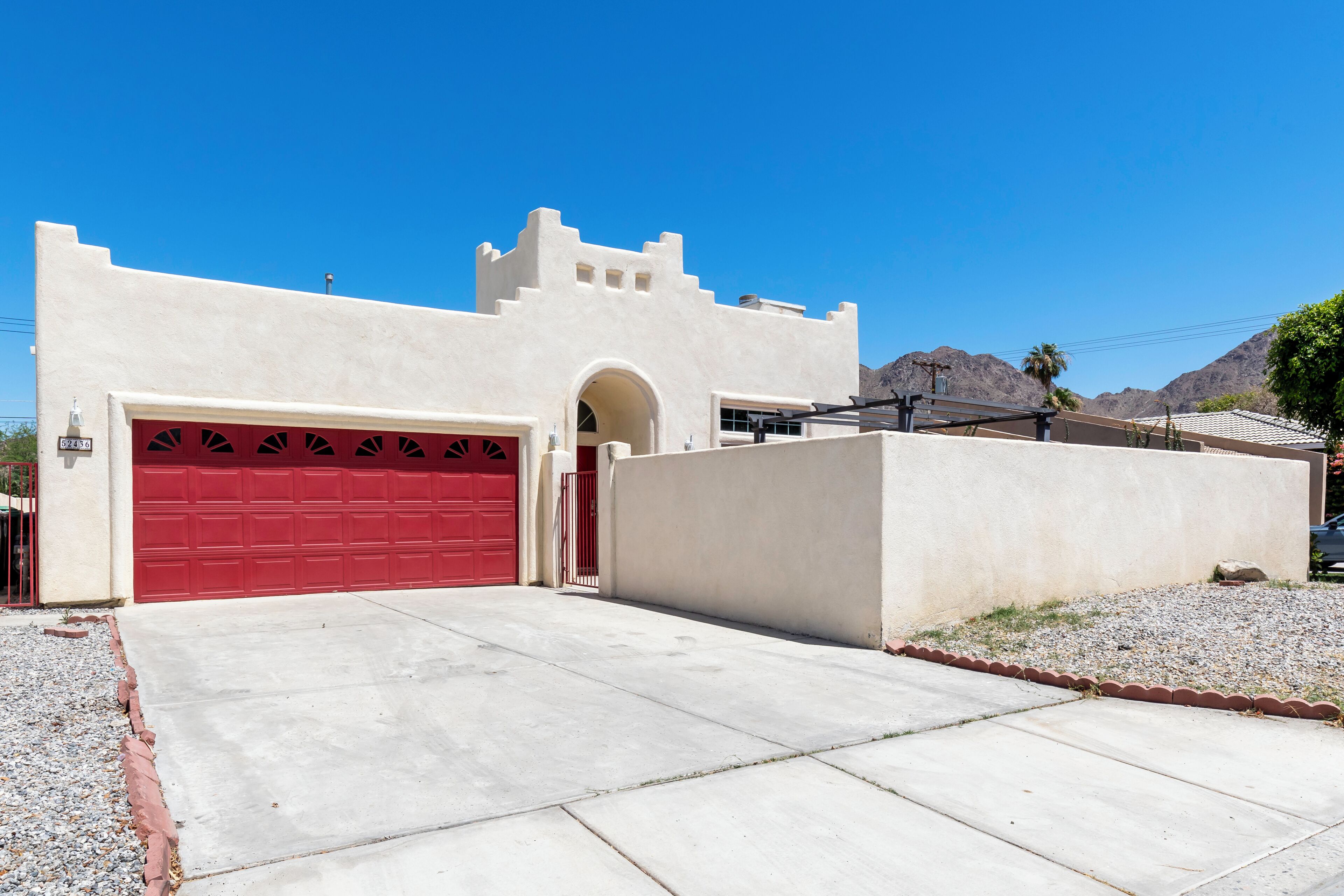 Stunning La Quinta Oasis: Spacious &Family friendly W/Private Pool ^Hot tub^ NEW
