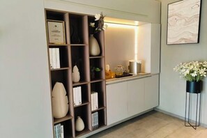 Interior - Homeinn · neo (Zhengzhou Hanghai Road Chengdong Nanlu Subway Station) (Zhengzhou)