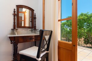 Interior - Can Pintat - Three Bedroom Villa, Sleeps 6 (Mallorca)