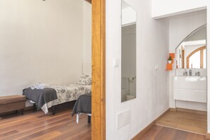 2 soveværelser, internetforbindelse, sengetøj