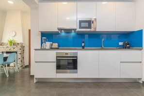 Kühlschrank, Mikrowelle, Geschirrspüler