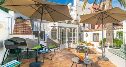 Villa El Terreno - Four Bedroom Chalet, Sleeps 8