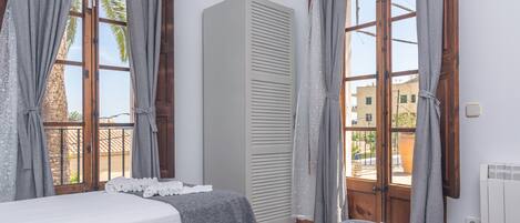 4 bedrooms, Internet, bed sheets