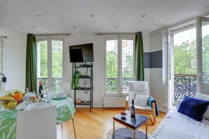 1 chambre, fer et planche à repasser, Wi-Fi, literie fournie