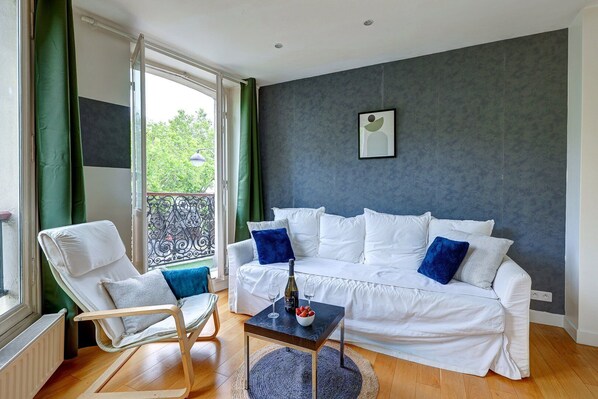 TV - 405 Suite Pinel - Superb apartment in Paris (Paris 13 Gobelins)