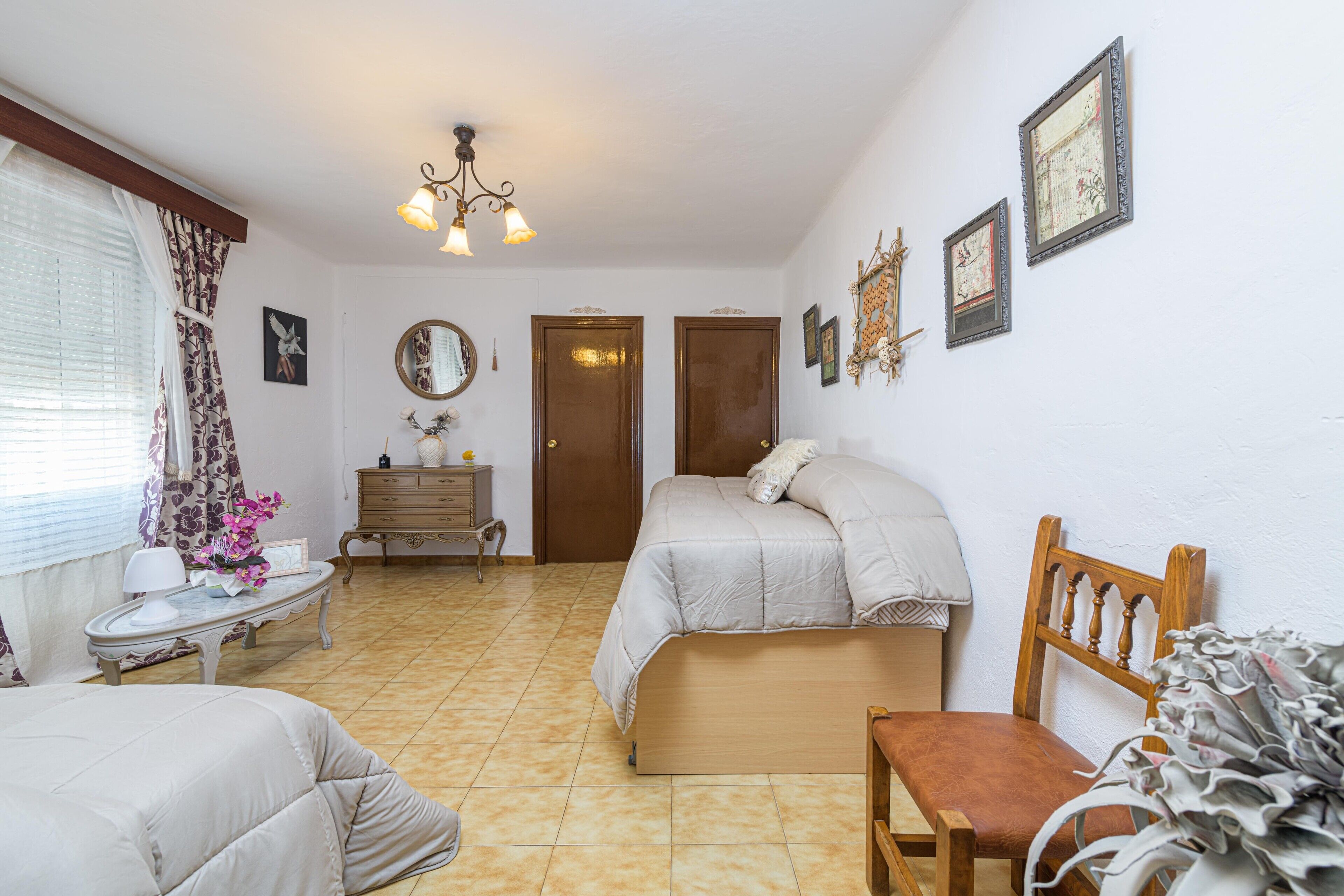 3 Schlafzimmer, Bügeleisen/Bügelbrett, Internetzugang, Bettwäsche