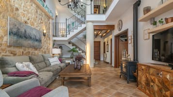 Télévision, cheminée