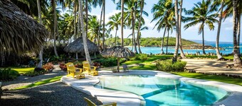 Casa Taina- 5 Bungalows, swimming pool- OCEANFRONT w/Butler and Chef