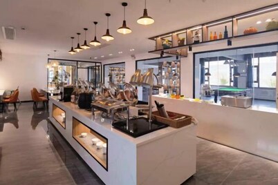 Jinglan Yipin Hotel (Jingdezhen Taoxichuan Branch)