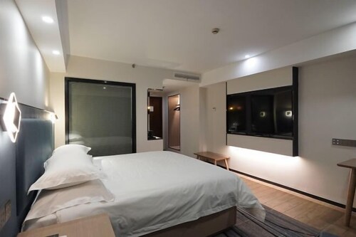 Jinglan Yipin Hotel (Jingdezhen Taoxichuan Branch)