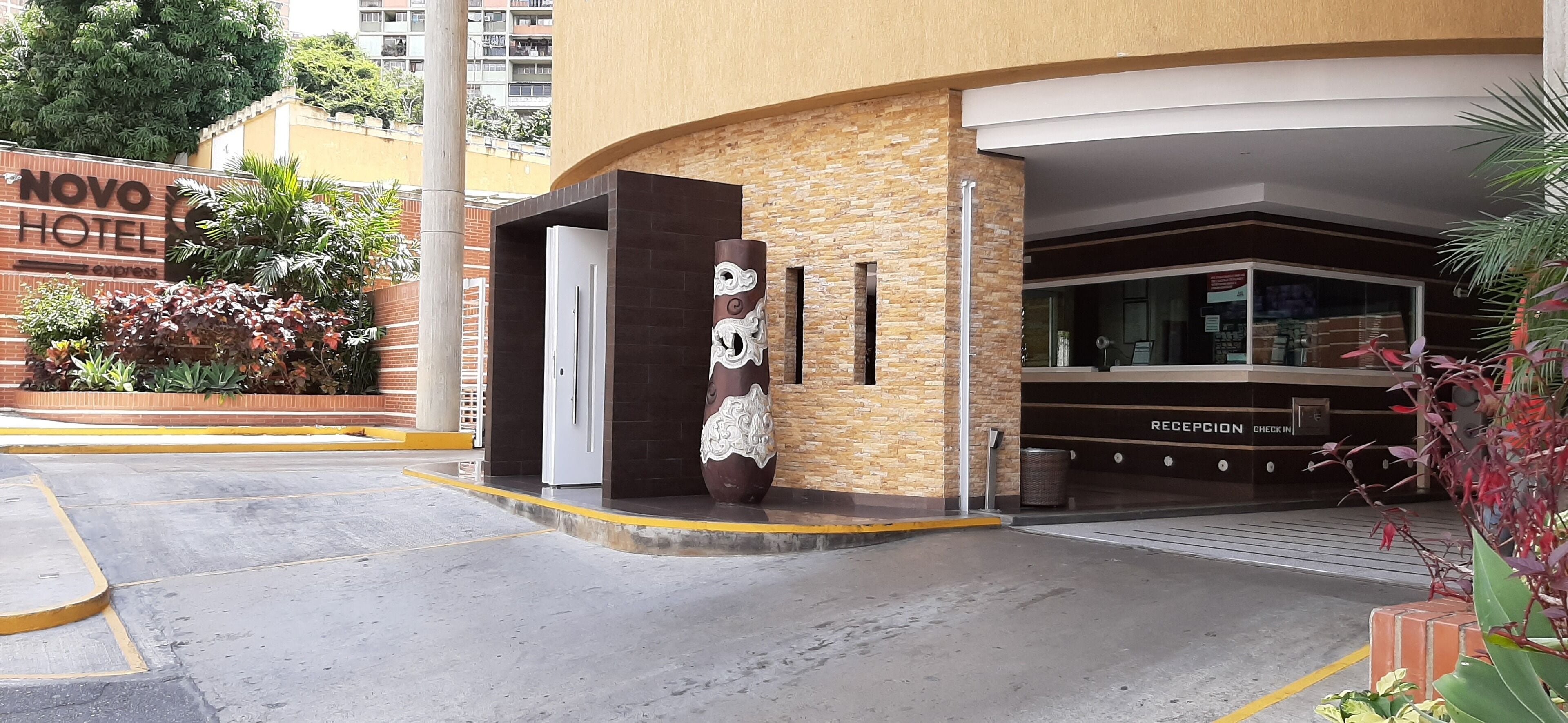 Mặt tiền nơi lưu trú